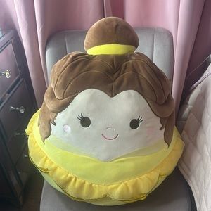Belle Squishmallow